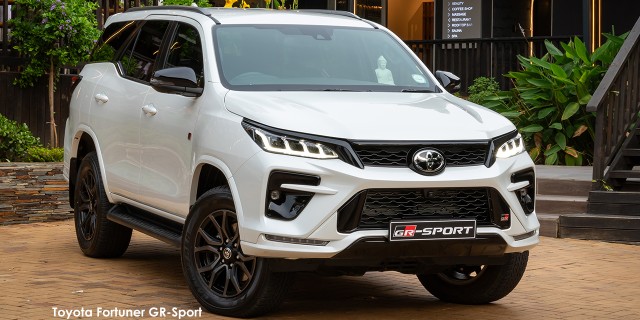 TOYOTA FORTUNER 2.8GD-6 4X4 GR-S A/T - 18 