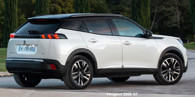 PEUGEOT 2008 GT 1.2T A/T - 5 