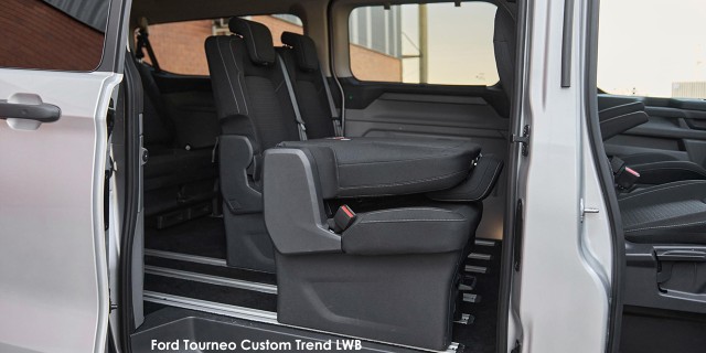 FORD TOURNEO CUSTOM 2.0TDCI LWB TREND A/T - 34 