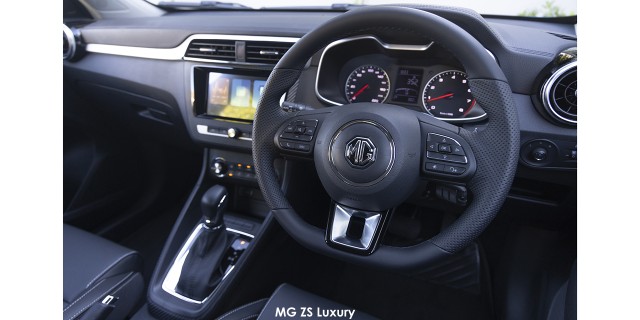 MG ZS 1.5 LUXURY A/T - 4 