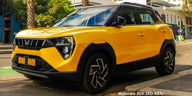 XUV3XO 1.2T AX7L A/T gallery image 4