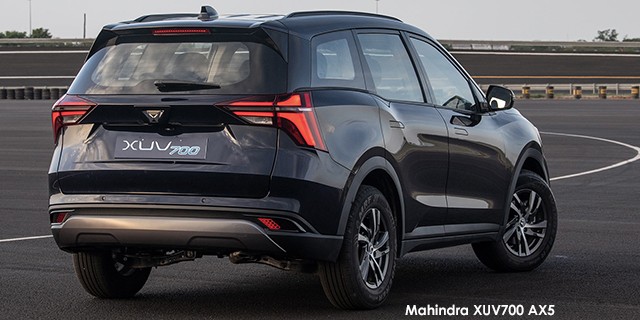 MAHINDRA XUV 700 2.0 AX7 A/T BLACK EDITION (7 SEAT) - 2 