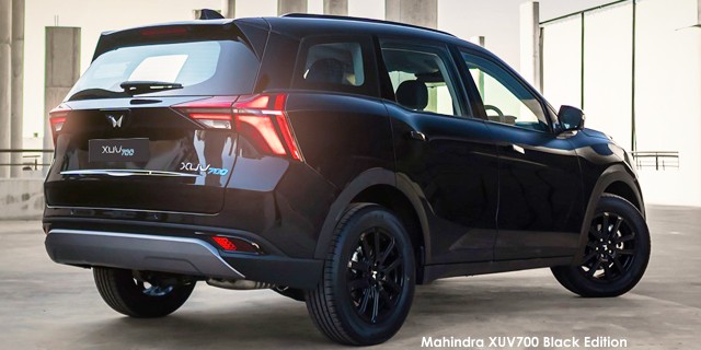 MAHINDRA XUV 700 2.0 AX7 A/T BLACK EDITION (7 SEAT) - 11 