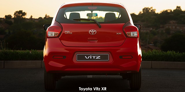 TOYOTA VITZ 1.0 XR AMT - 17 